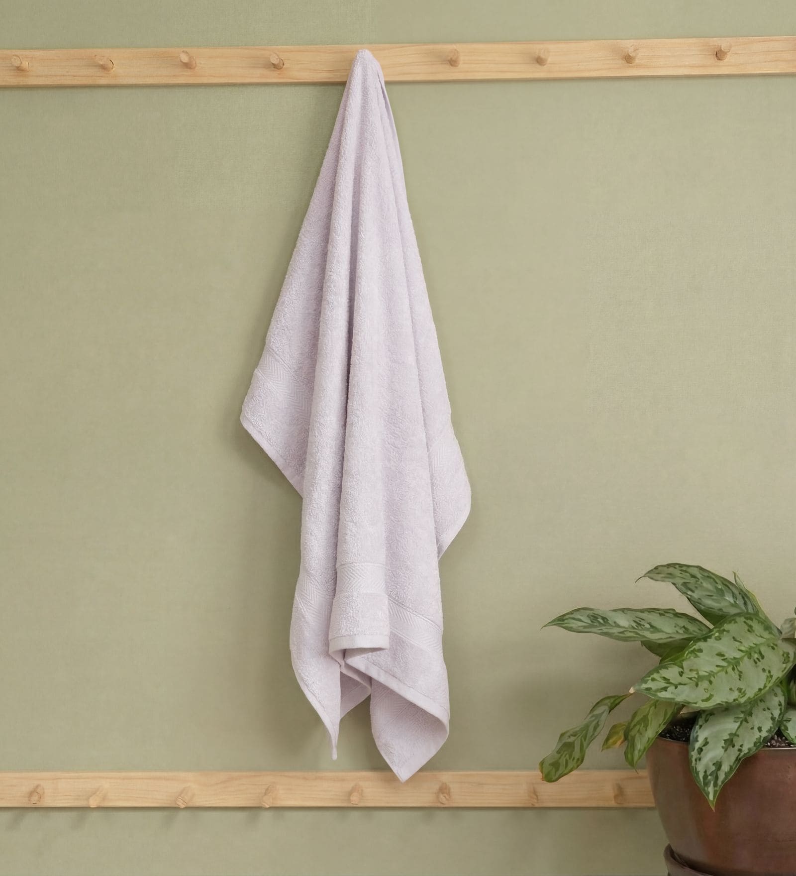 White 100% Cotton 525 Gsm Bath Towel