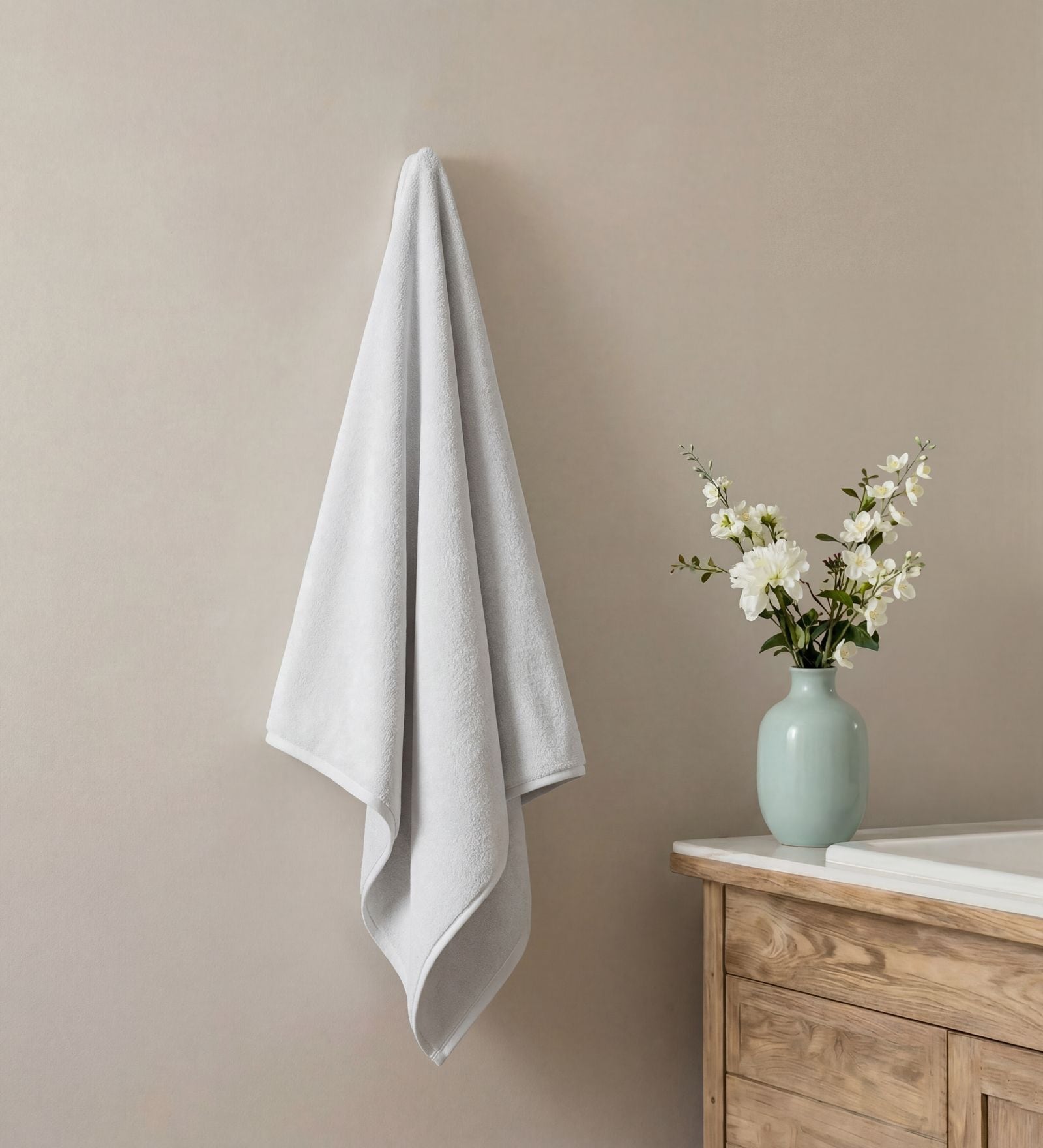 White 100% Cotton 550 Gsm Bath Towel 2 Pc