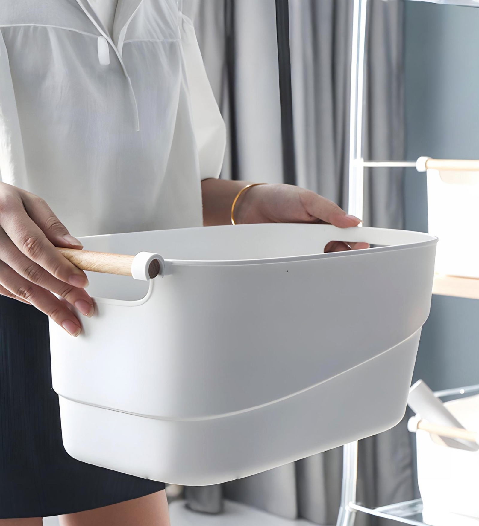 White 14.5L Polypropylene Storage Bin with Wooden Handles