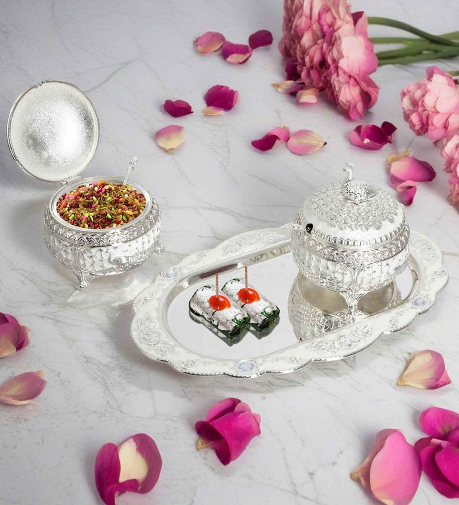 White & Gold White Metal (Set of 2) Condiment set with Tray