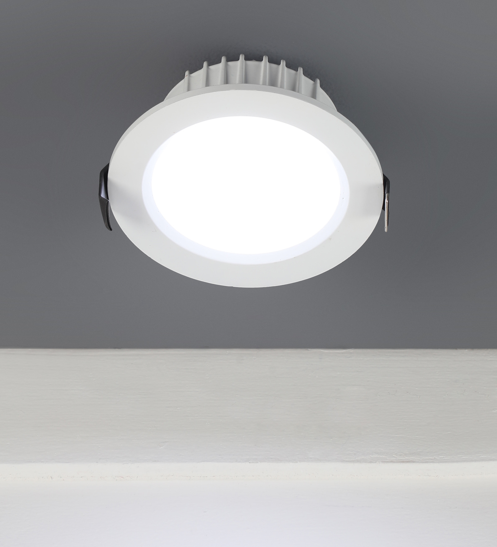 White 20 Watts LED Aluminium Round Panel Down Light