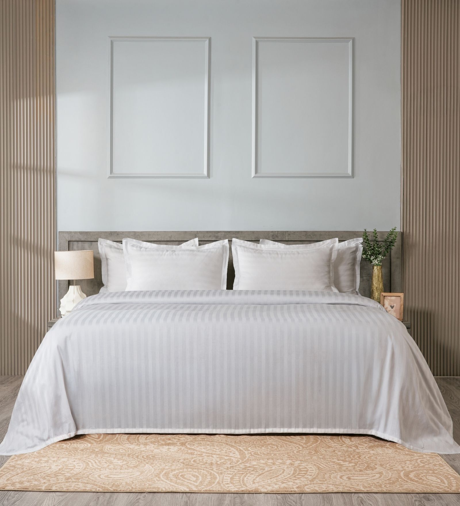 White 300TC 100% Cotton Stripe Flat Super King Bedsheet with 2 Pillow Covers