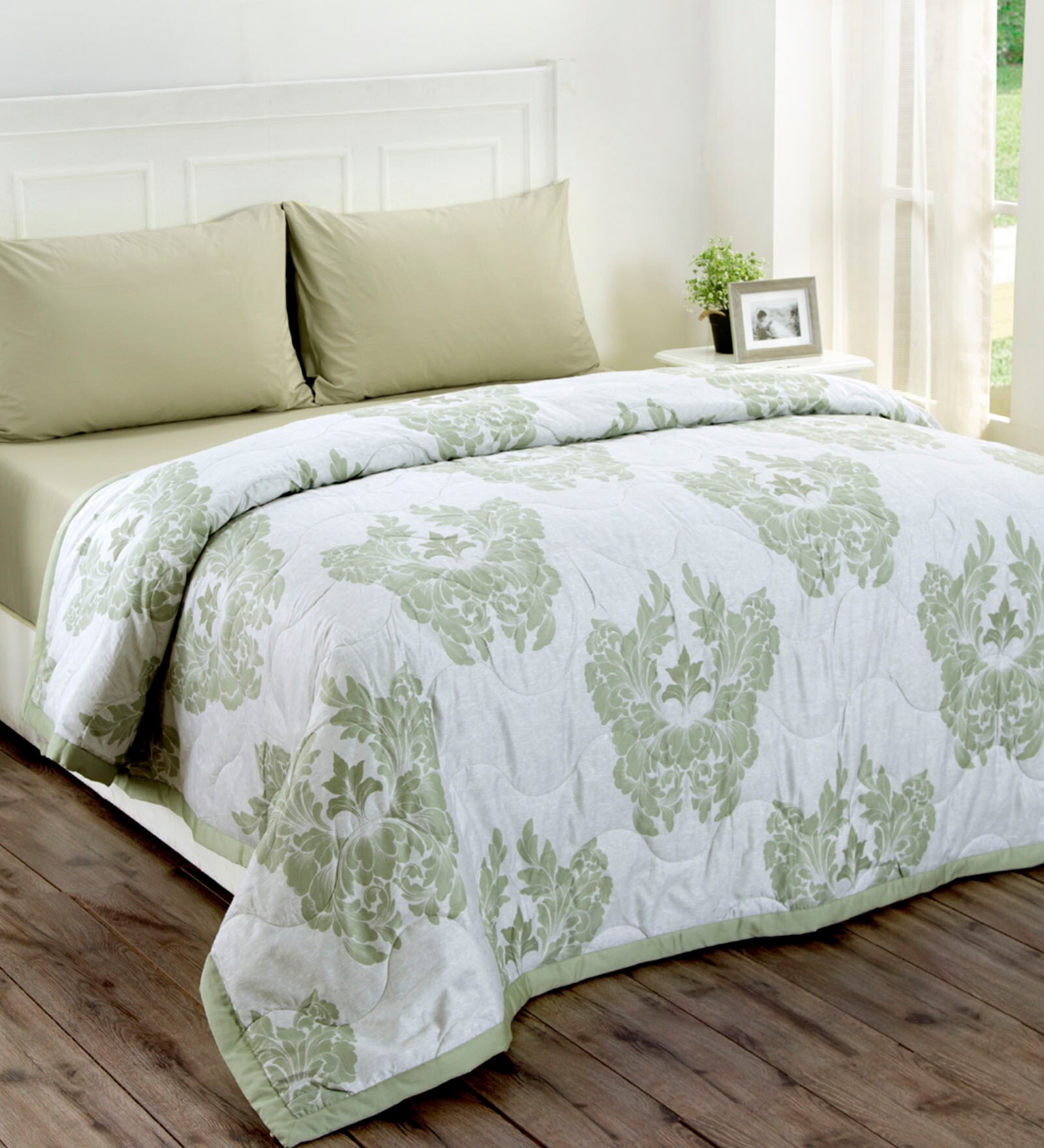 Buy 100 Cotton Double Bed Heavy Winter Quilt by Maspar at 100 OFF by