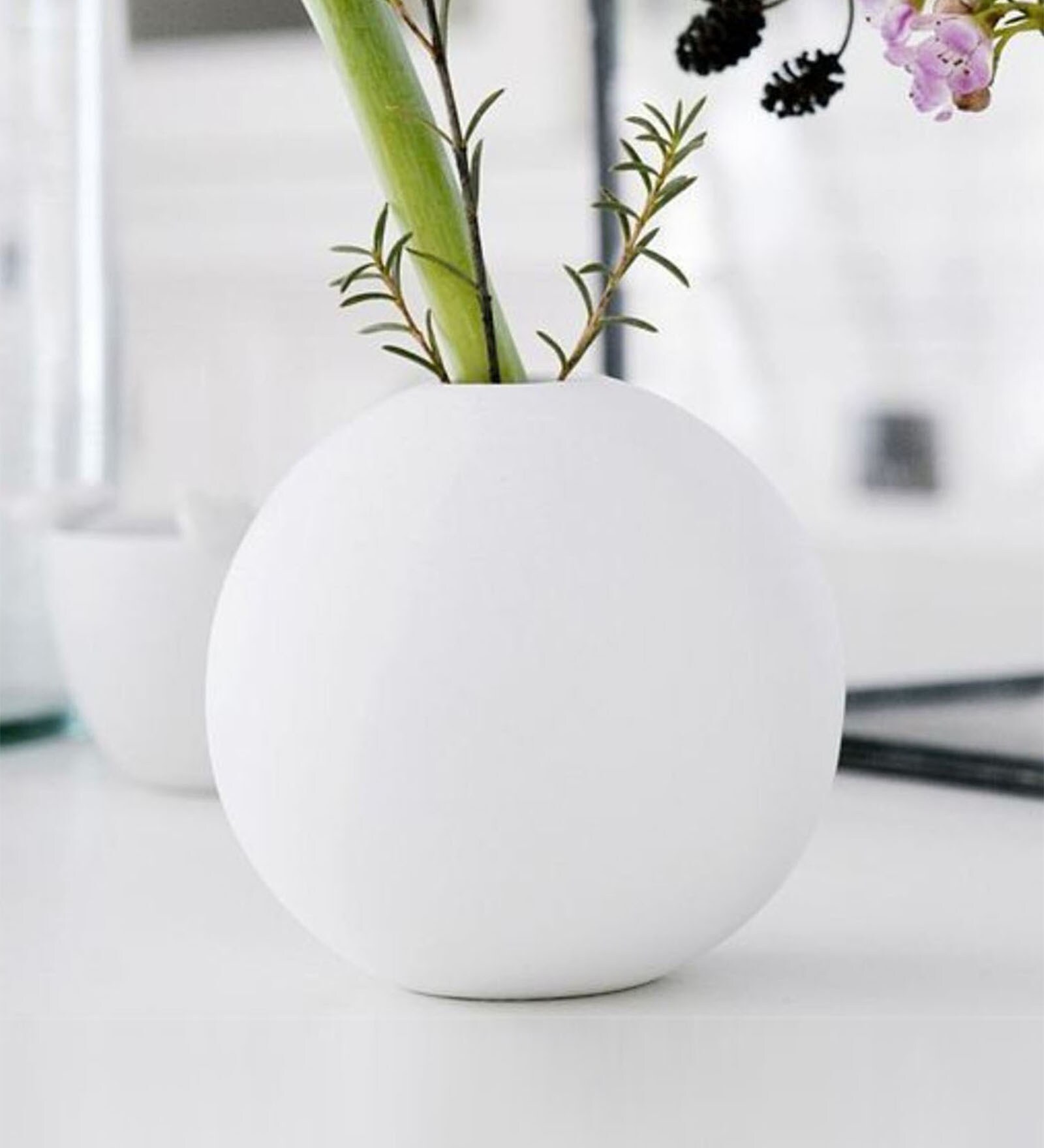 Buy Cooee White Ceramic Table Vase by Purezento at 44% OFF by Purezento ...