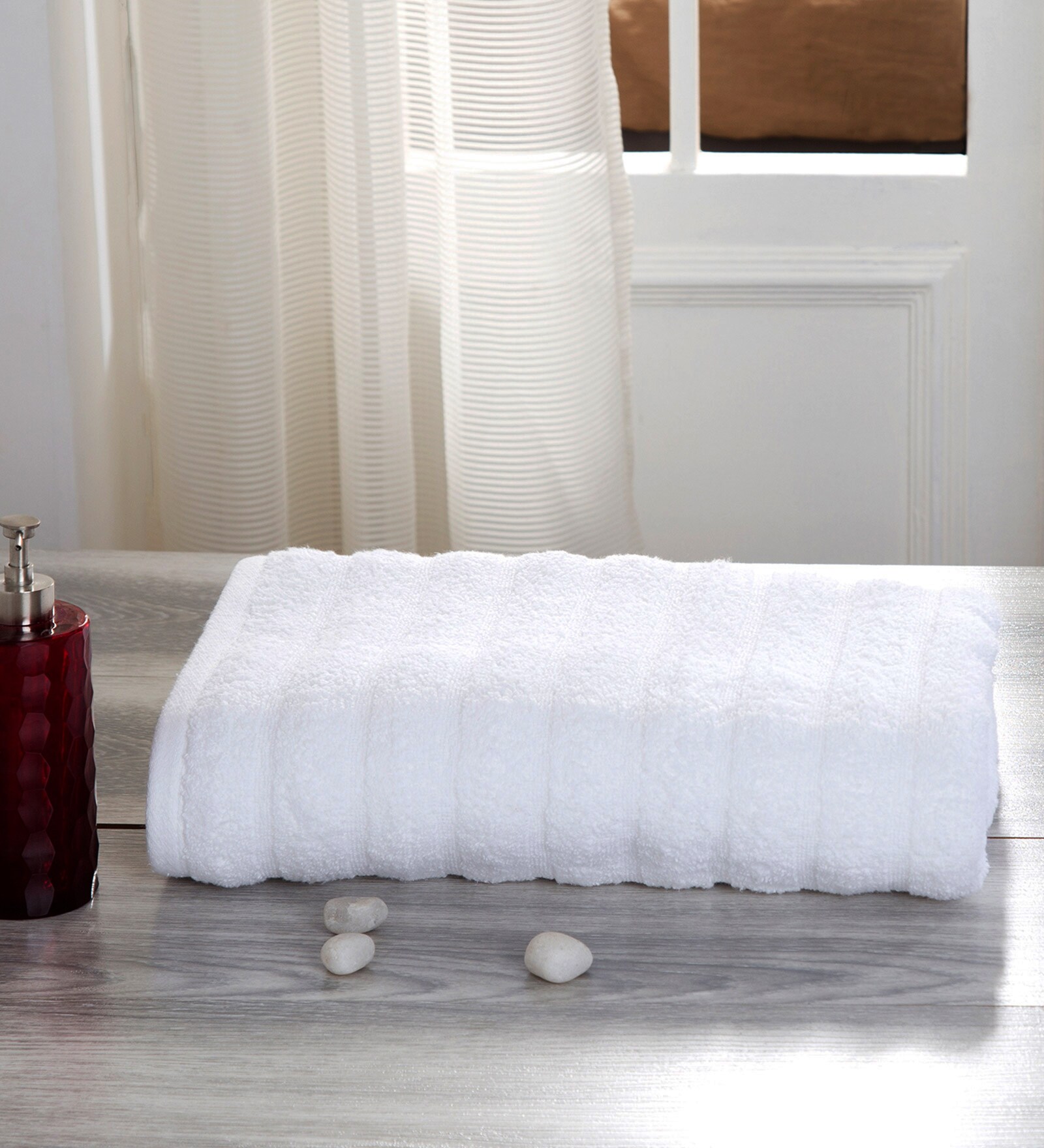 White Solid 550 GSM Cotton Bath Towel