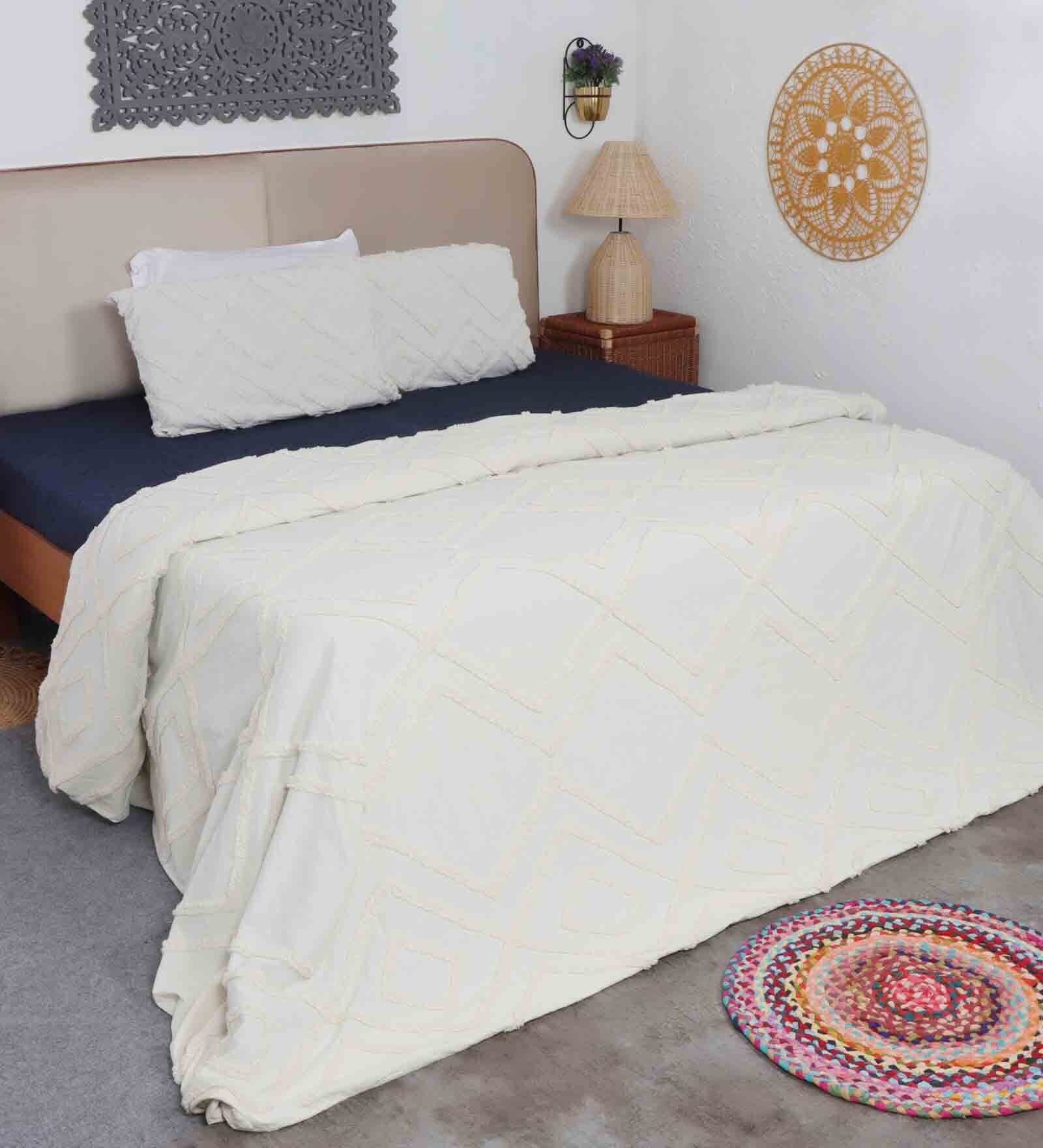 White Solid 350 TC Cotton Double Bed Cover with 2 Pillow Covers