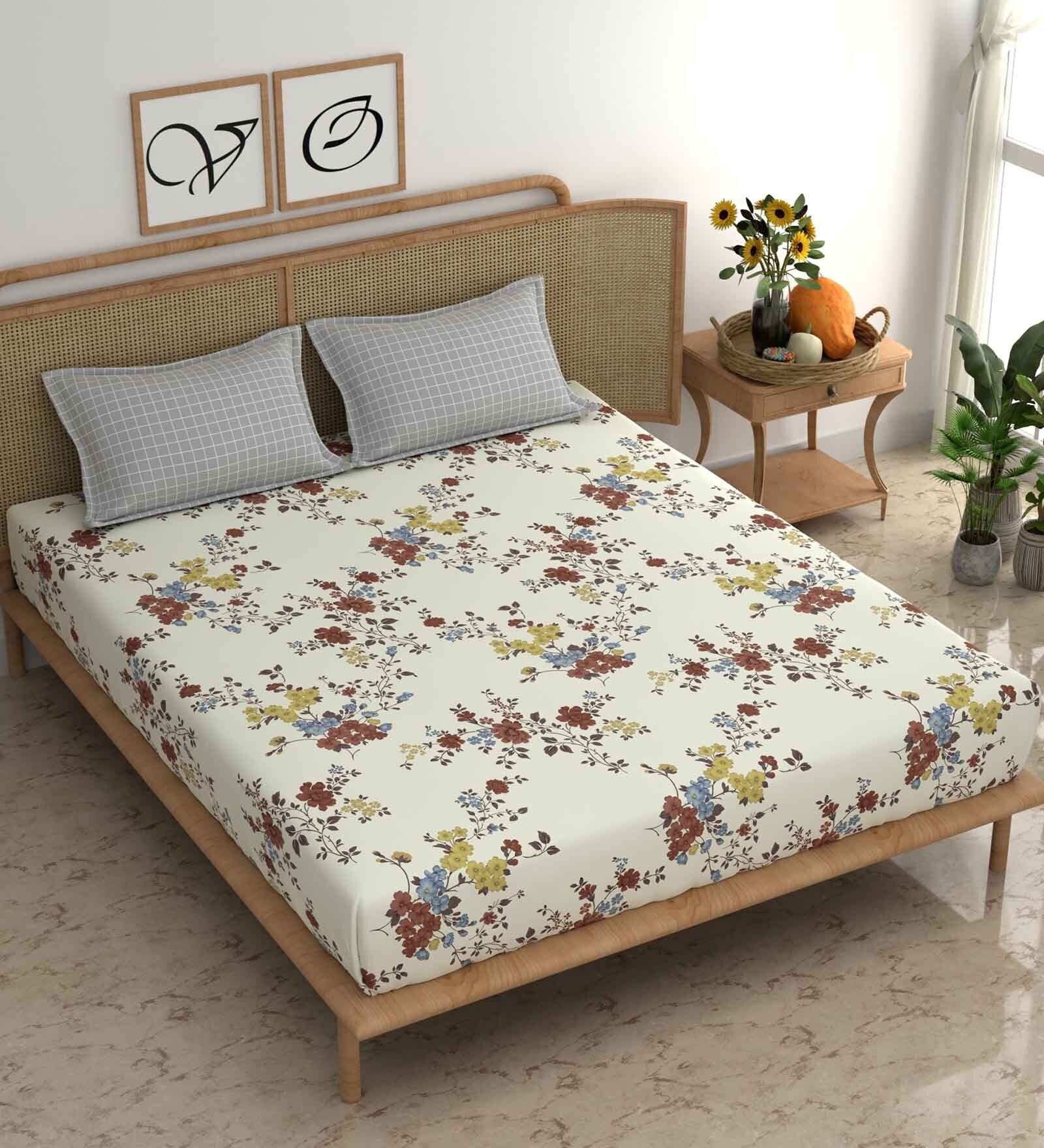 White Floral 210 TC Microfiber King Bedsheet With 2 Pillow Covers