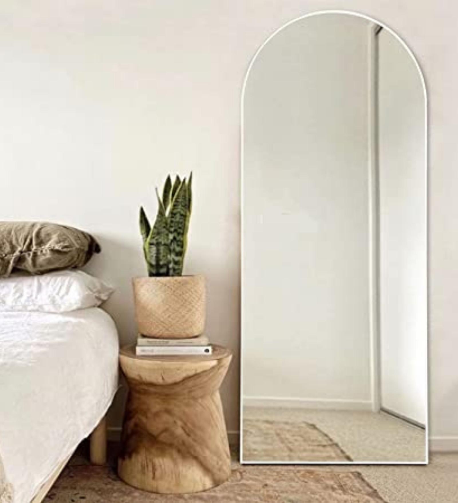 65 Inch White Metal Frame Full Arch Mirror with Stand 65 Inch White Metal Frame Full Arch Mirror with Stand