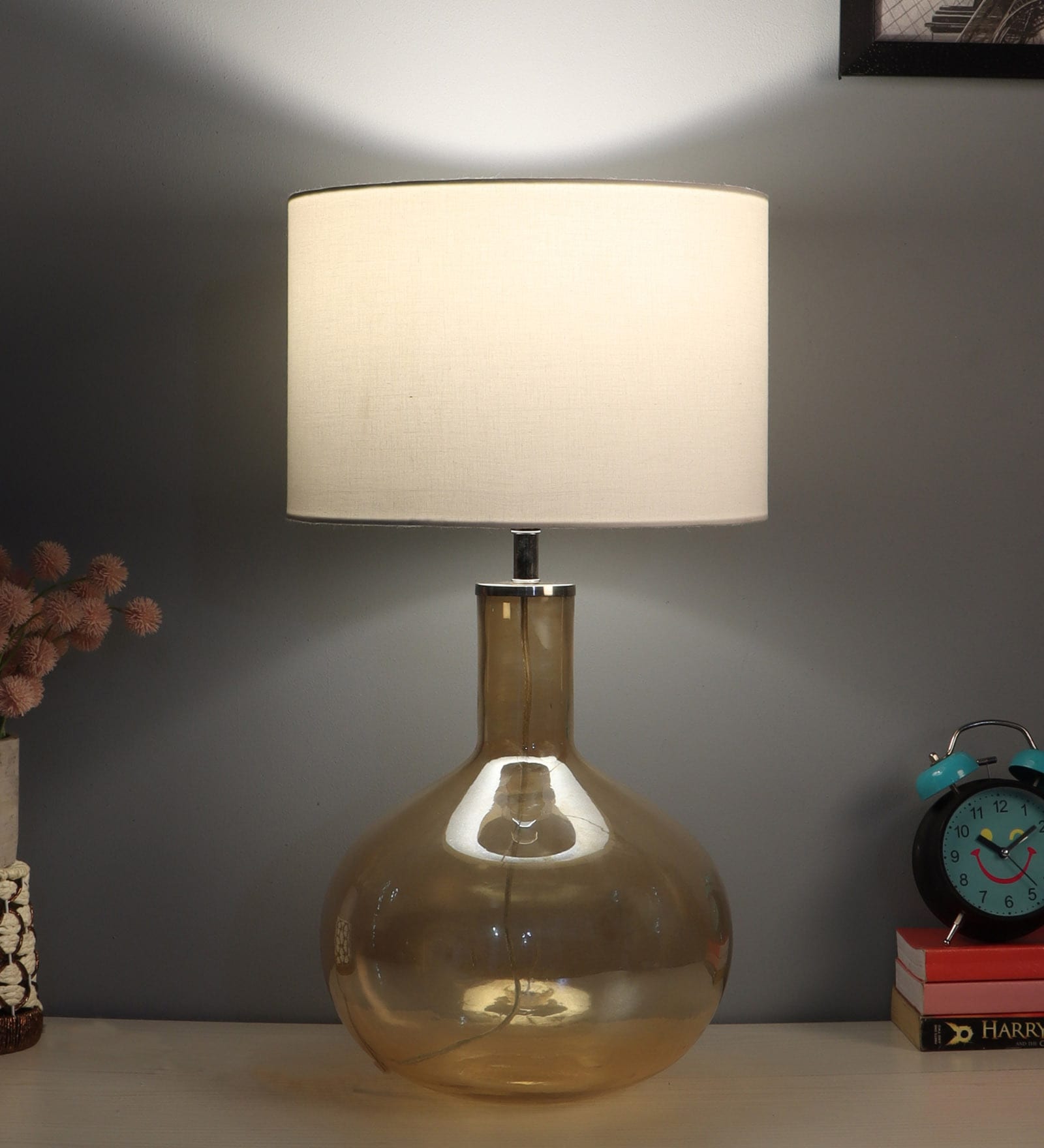 White Iron & Cloth Shade Tablel Lamp With Gold Base