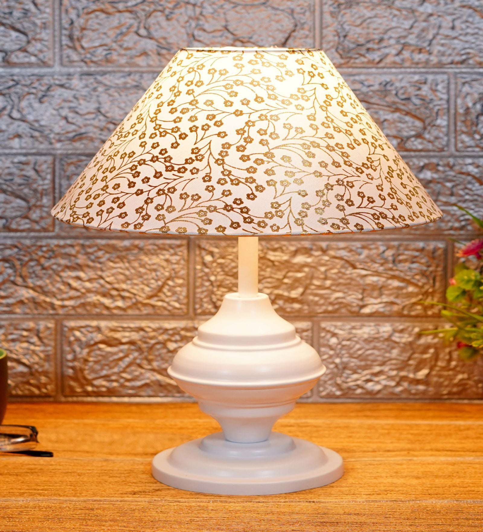 White Metal & Cotton Beige & Gold Colour Table Lamp White Metal & Cotton Beige & Gold Colour Table Lamp