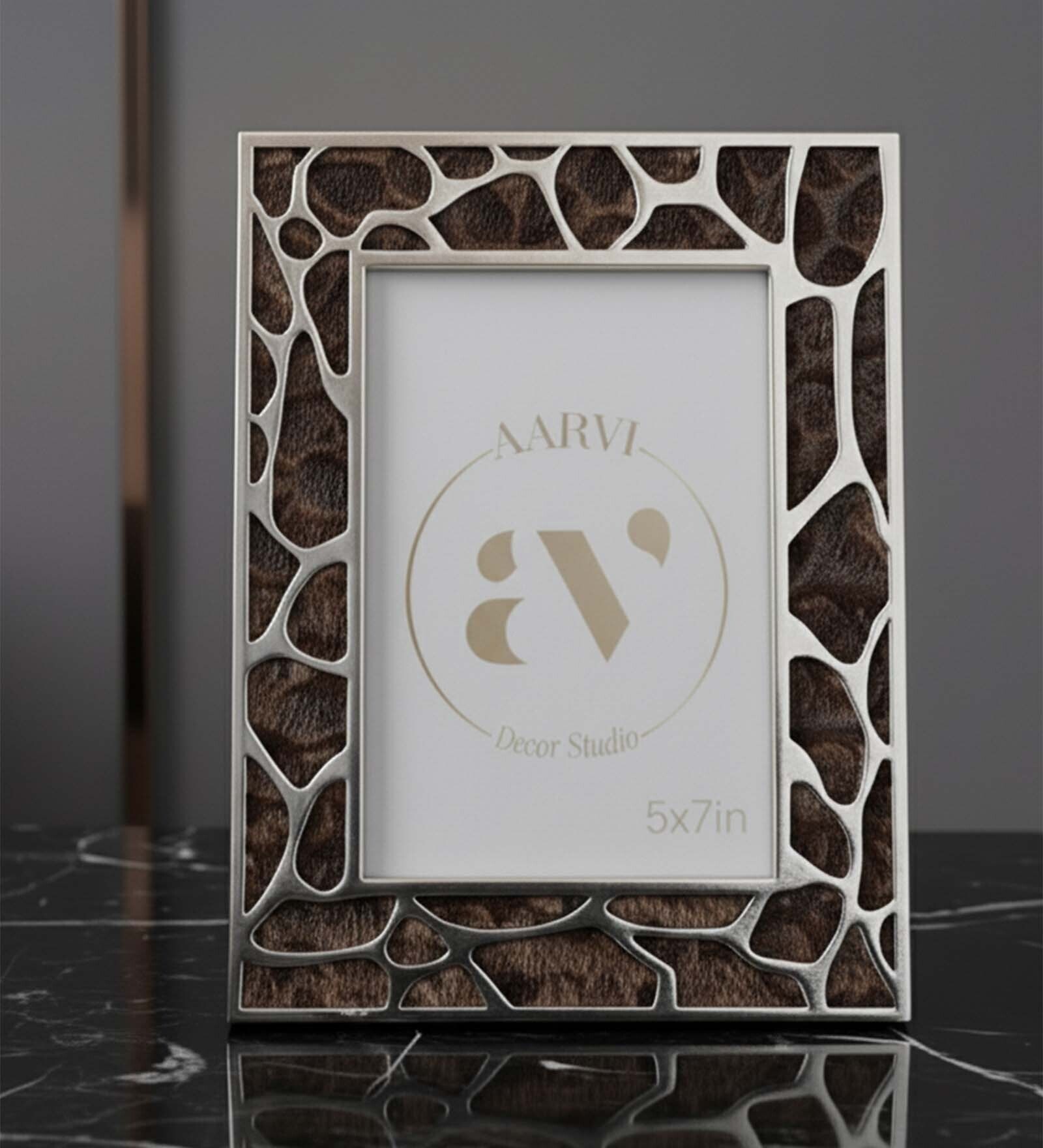 White Metal Reflection Wall And Tabletop Photo Frame 5X7Inches