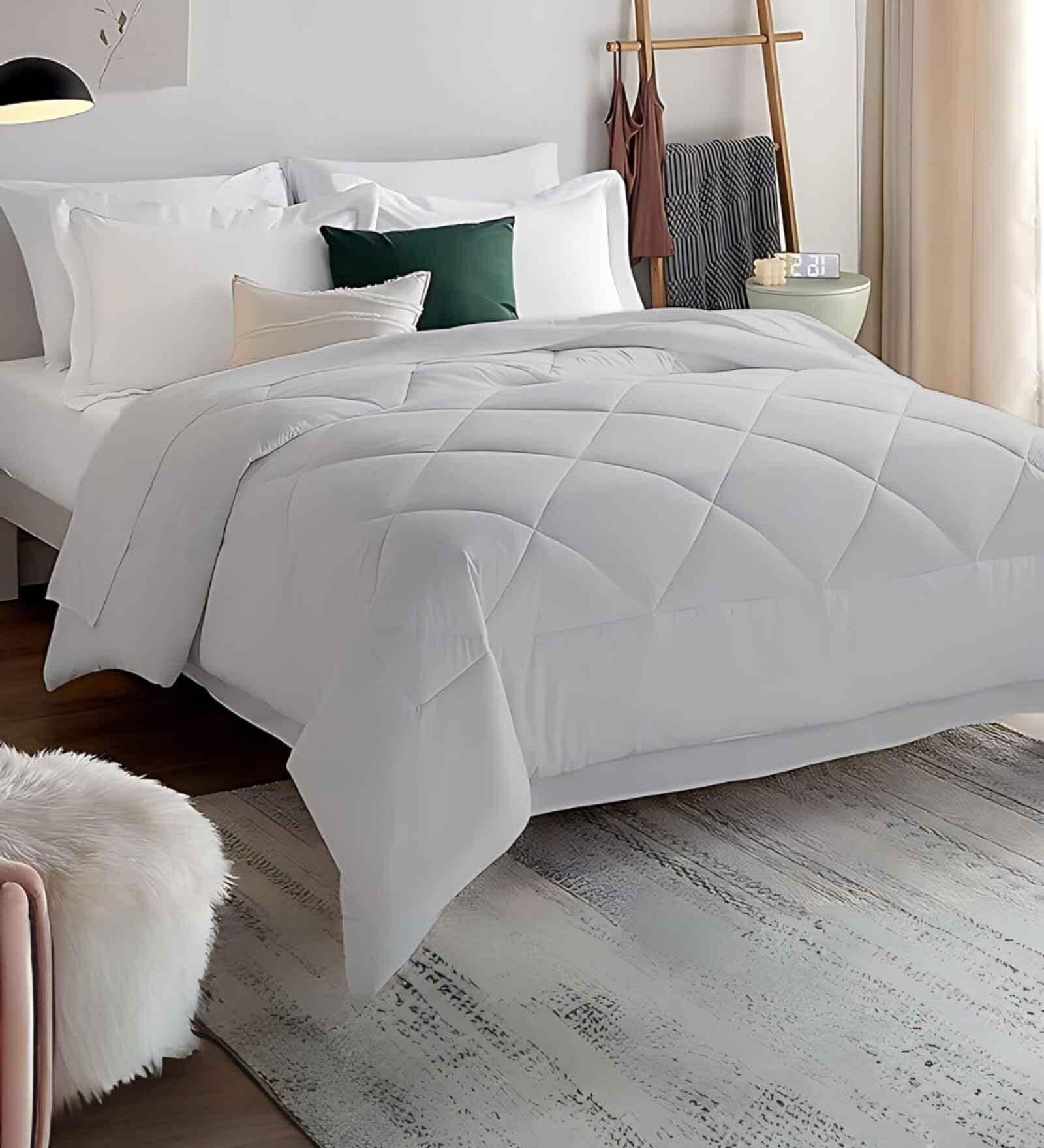 White Microfiber Solid 150 GSM Double Bed Comforter