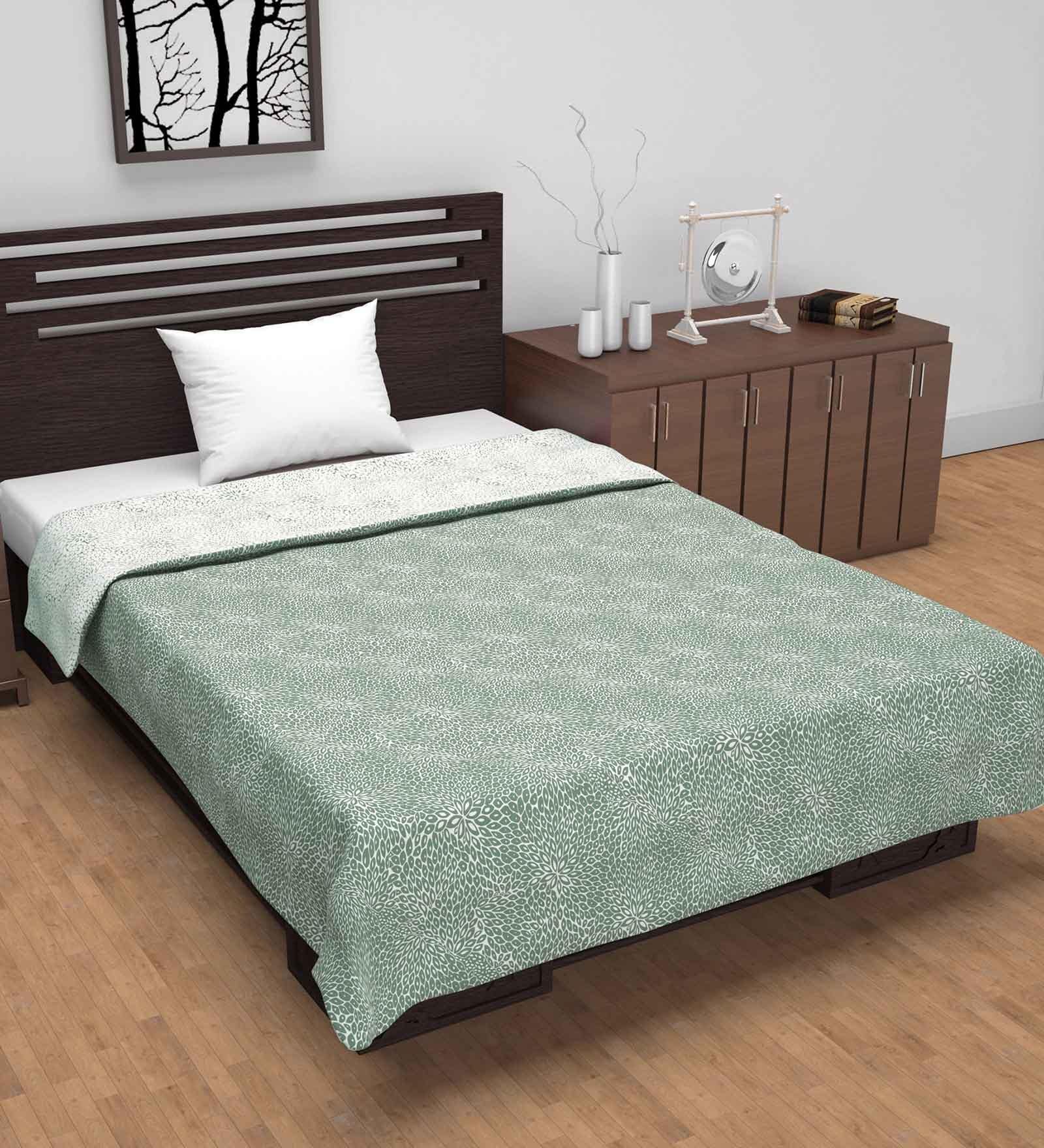 White Polyester Patterned 120 GSM Single Bed Dohar