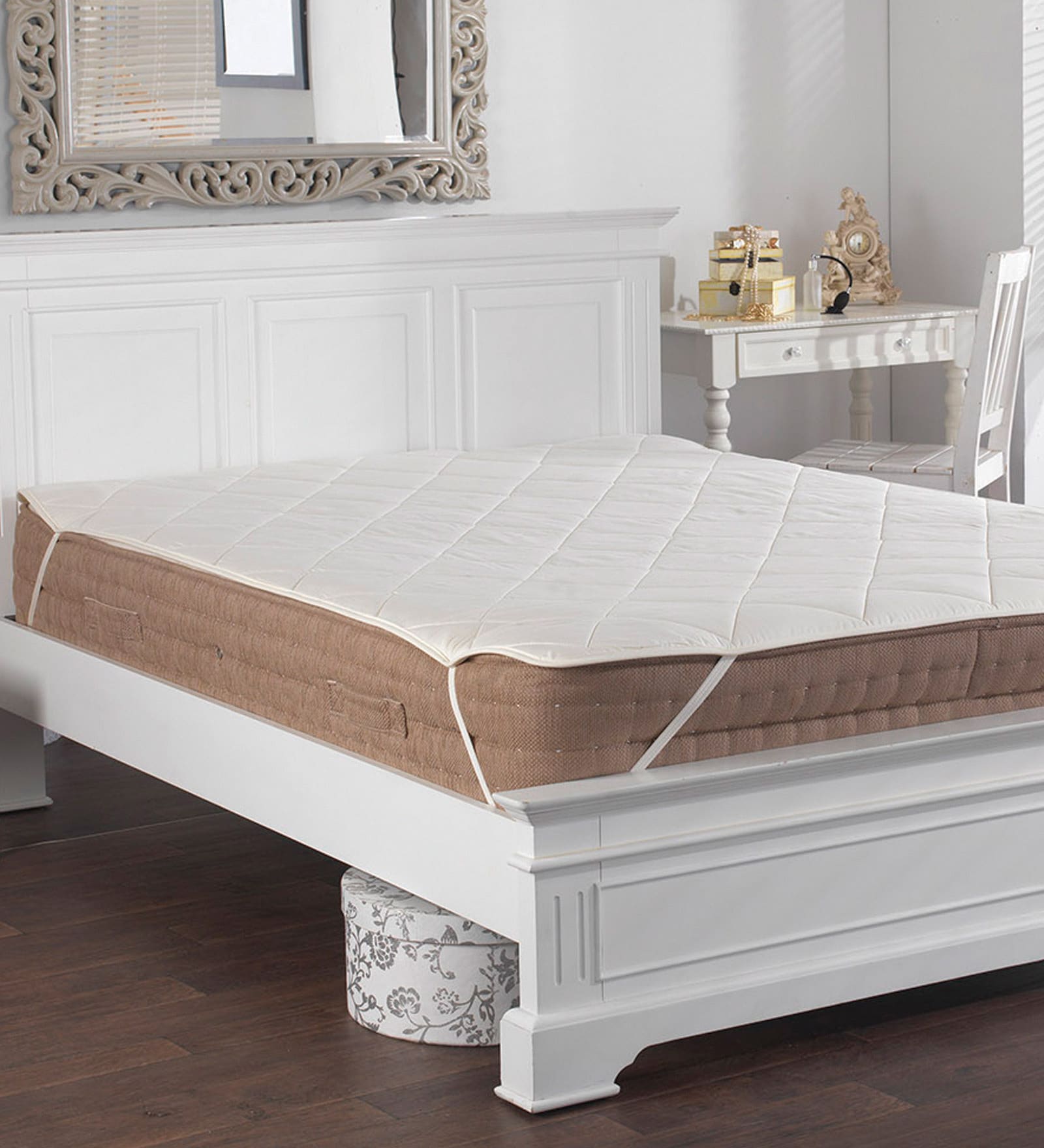 Valencia (72x48) Polyester Waterproof Queen Size Mattress Protector