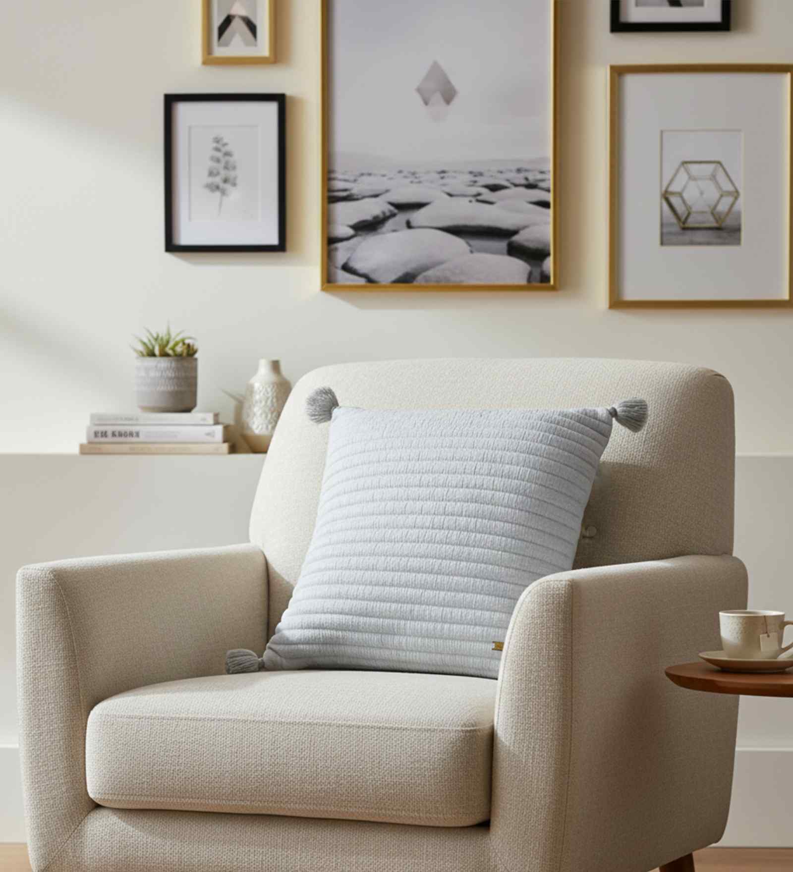 White Shell 100% Cotton 18X18 Inches Knitted Cushion Cover With Filler