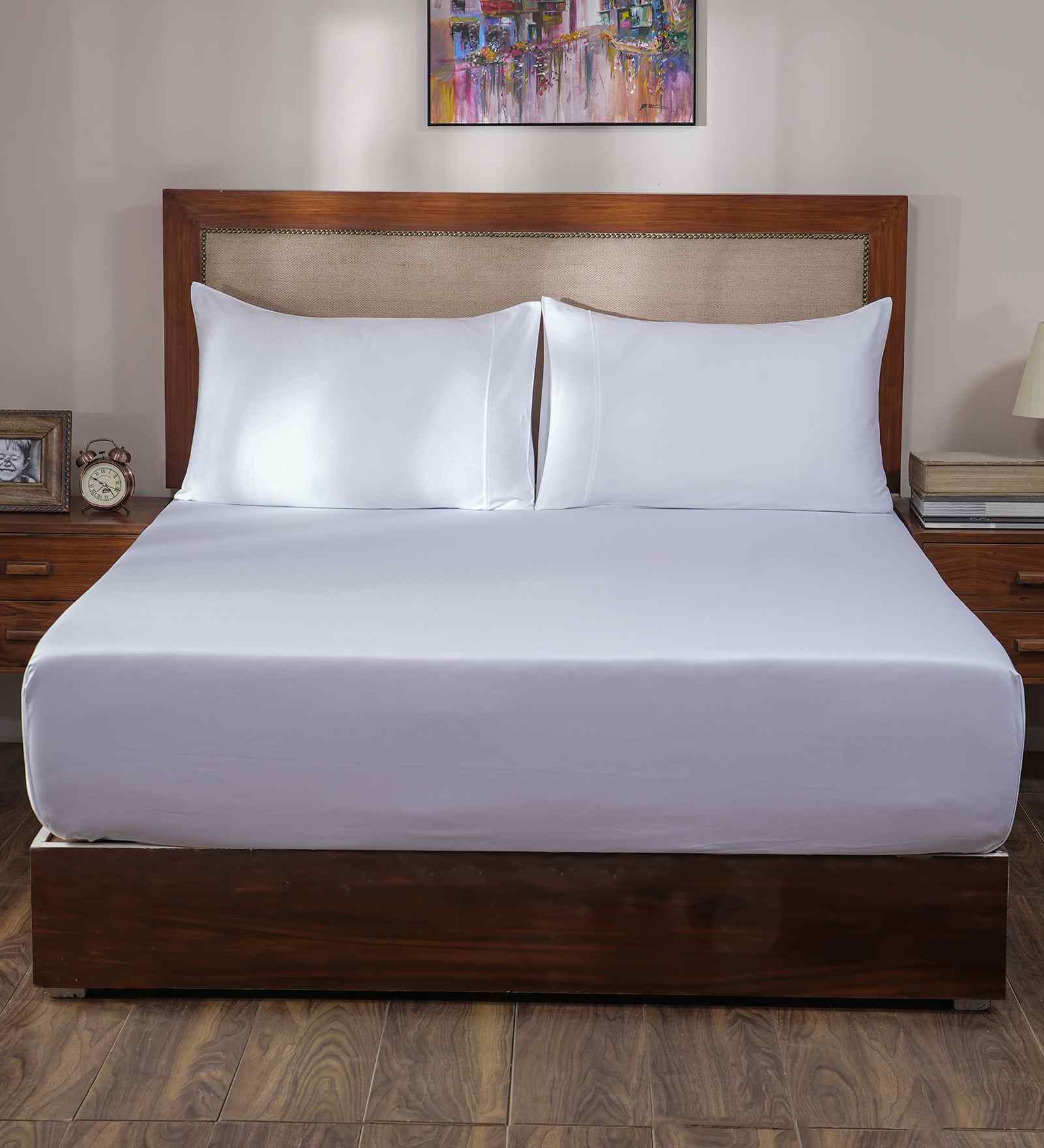 White Solid 400 TC Cotton King Size Bed Sheet with 2 Pillow Covers 23 Collection