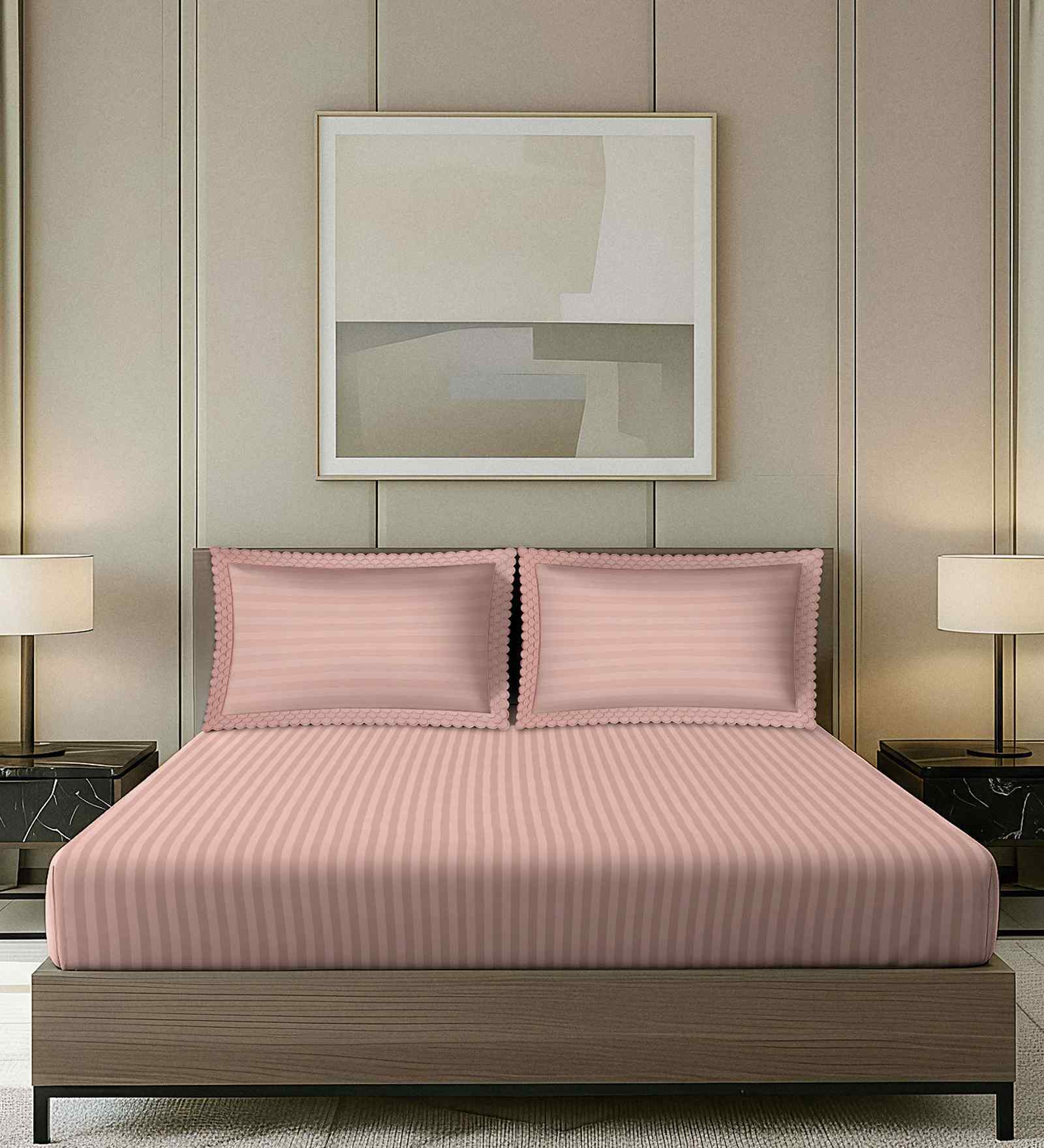 White Striped Pattern With Scallop Borders 800 TC Cotton King Double Bedsheet With 2 Pillow Covers