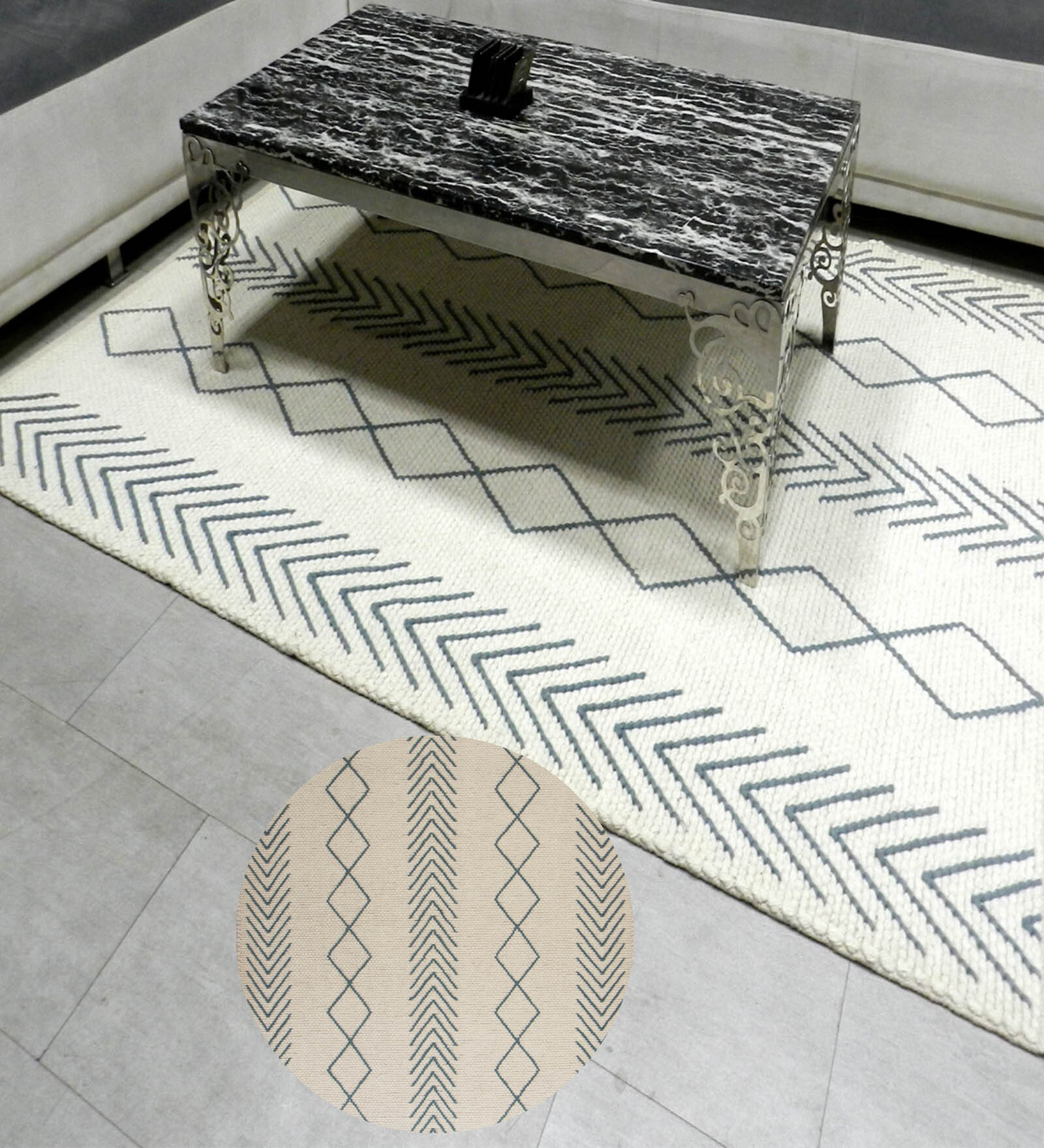 White Traditional Wool And Cotton 8X5 Feet Hand Woven Carpet