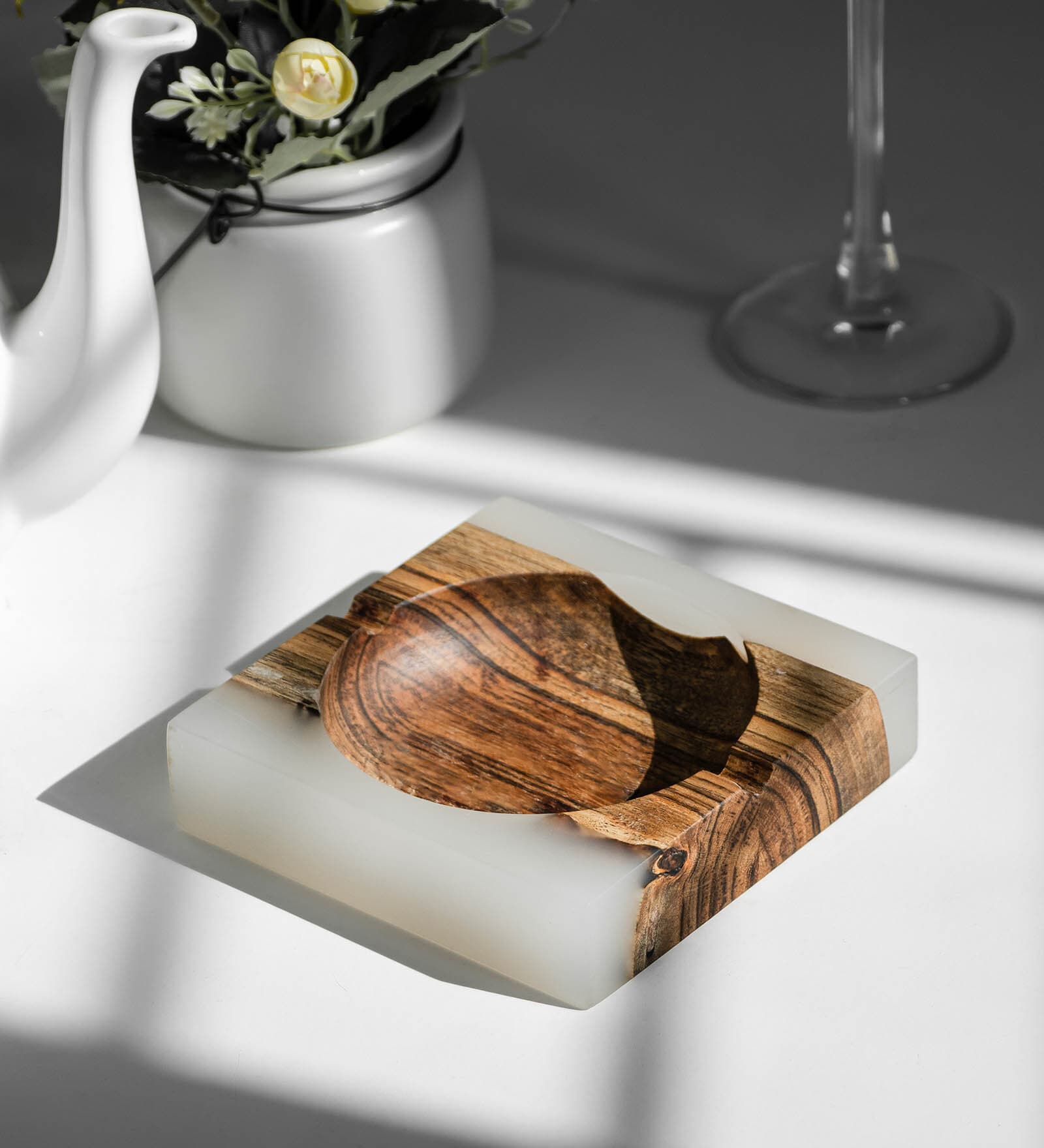 Icicle White & Brown Resin & Wood Ash Tray