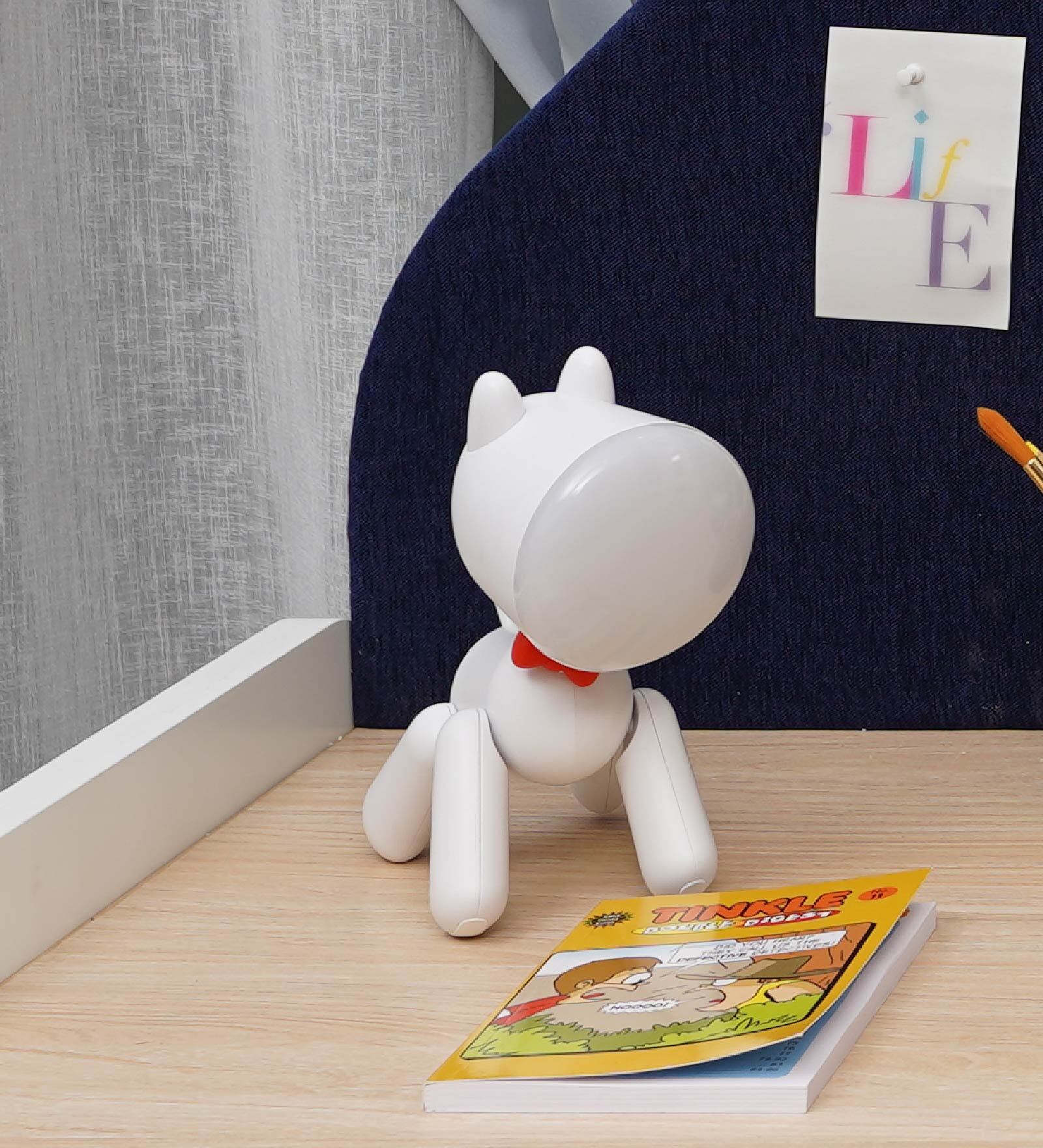 White Woof Woof Silicone Study Lamp