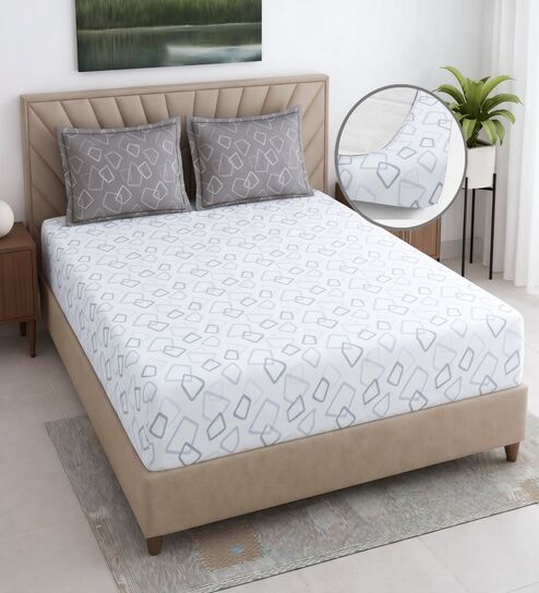 White & Grey Geometric 400 TC Cotton Queen Size Fitted Bedsheet With 2 Pillow Covers