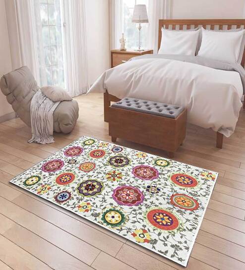 Cream Floral Polyester 4 ft x 6 ft Machine Made Carpet