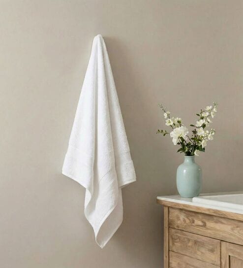 White 100% Cotton 525 Gsm Bath Towel