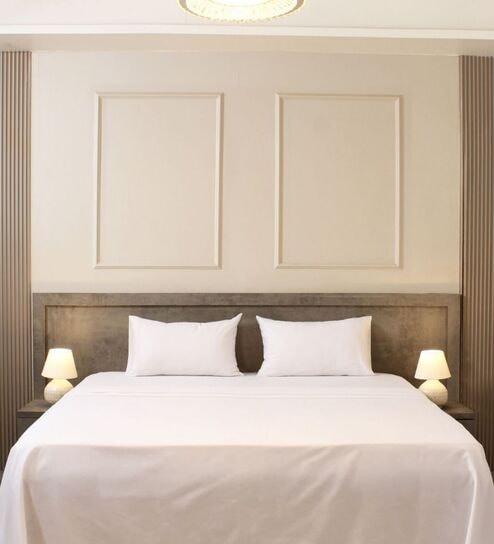 White 400TC  Solid Embroidery Superking Bedsheet with 2 Pillow Covers