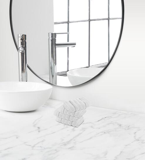 White Cotton Solid 550 GSM Face Towels