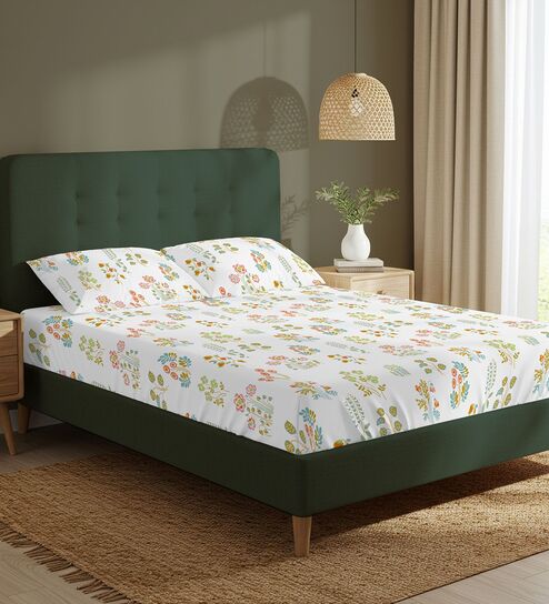 White Floral 200 TC Cotton King Sized Fitted Bedsheet with 2 Pillow Covers