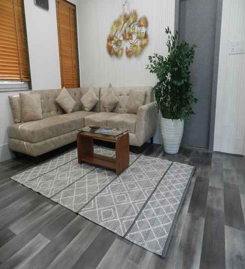 White Geometrical Pet 8X6 Feet Hand Woven Carpet