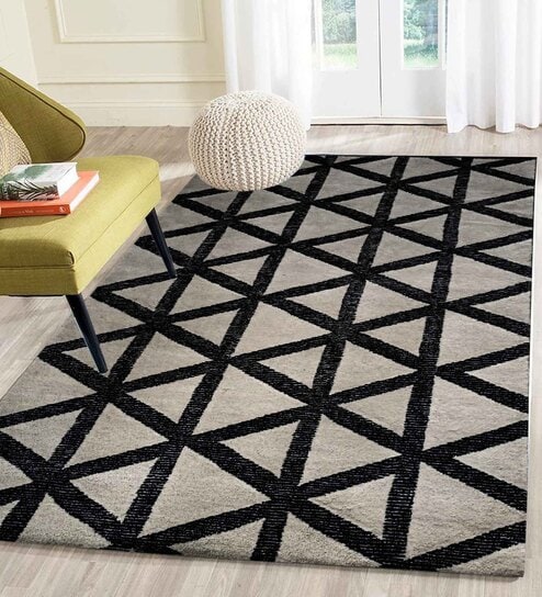 White Geometrical Wool 4 ft x 6 ft Hand Tufted Carpet