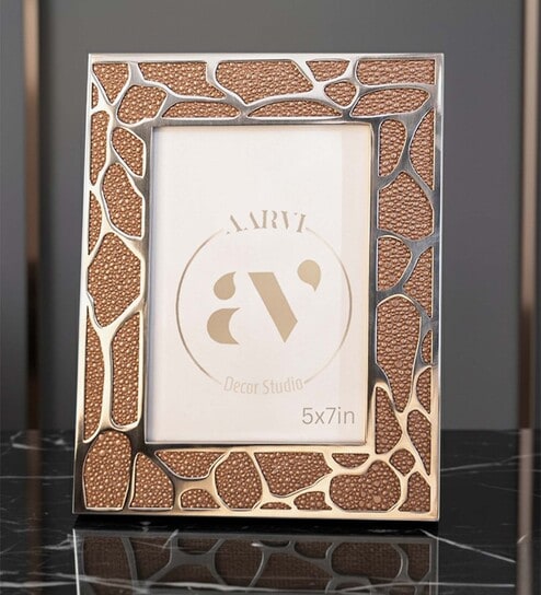 White Metal Reflection Wall And Tabletop Photo Frame 5X7Inches