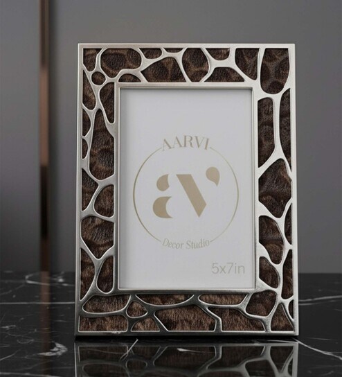 White Metal Reflection Wall And Tabletop Photo Frame 5X7Inches