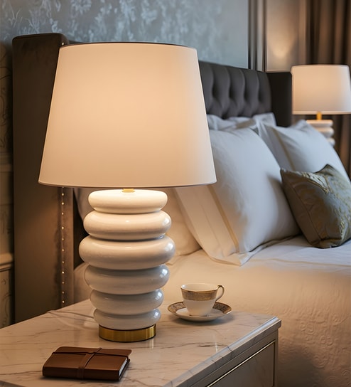 White Resin Opal Grandeur table lamp