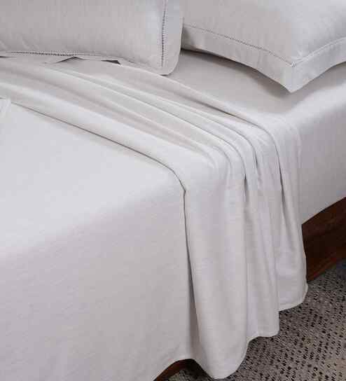White Solid 300 TC Cotton King Size Bed Sheet with 2 Pillow Covers 24 Collection