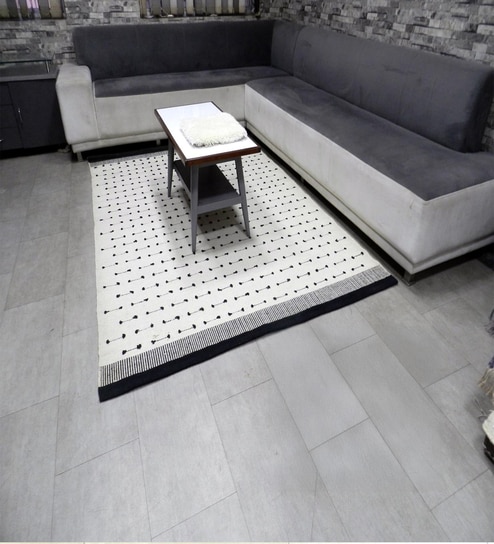 White Traditional Wool And Silk And Cotton 8X6 Feet Hand Woven Carpet