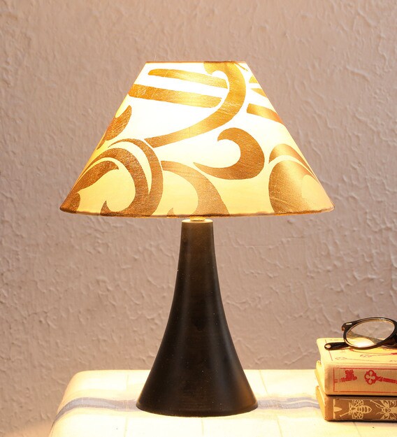 Black And White Table Lamp Shades / The white fabric shade helps to ...