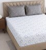 White & Grey Geometric 400 TC Cotton Superking Size Fitted Bedsheet With 2 Pillow Covers