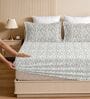 White & Grey Glace Cotton Paisley Print Elastic Fitted King Bedsheet With 2 Pillow Covers