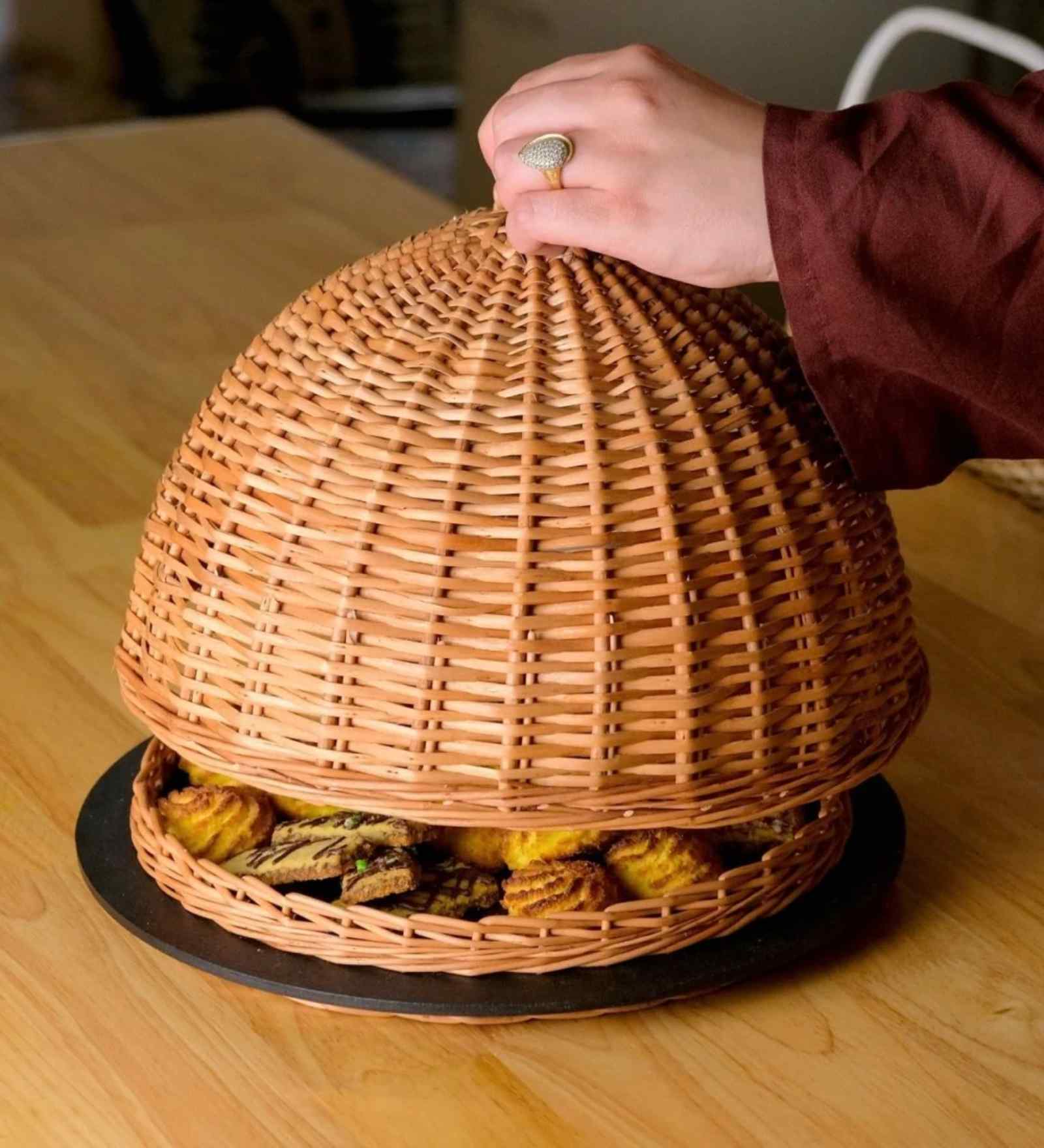 Brown Rustic Charm Serving Platter With Lid Handcrafted From Willow Wicker And Wood