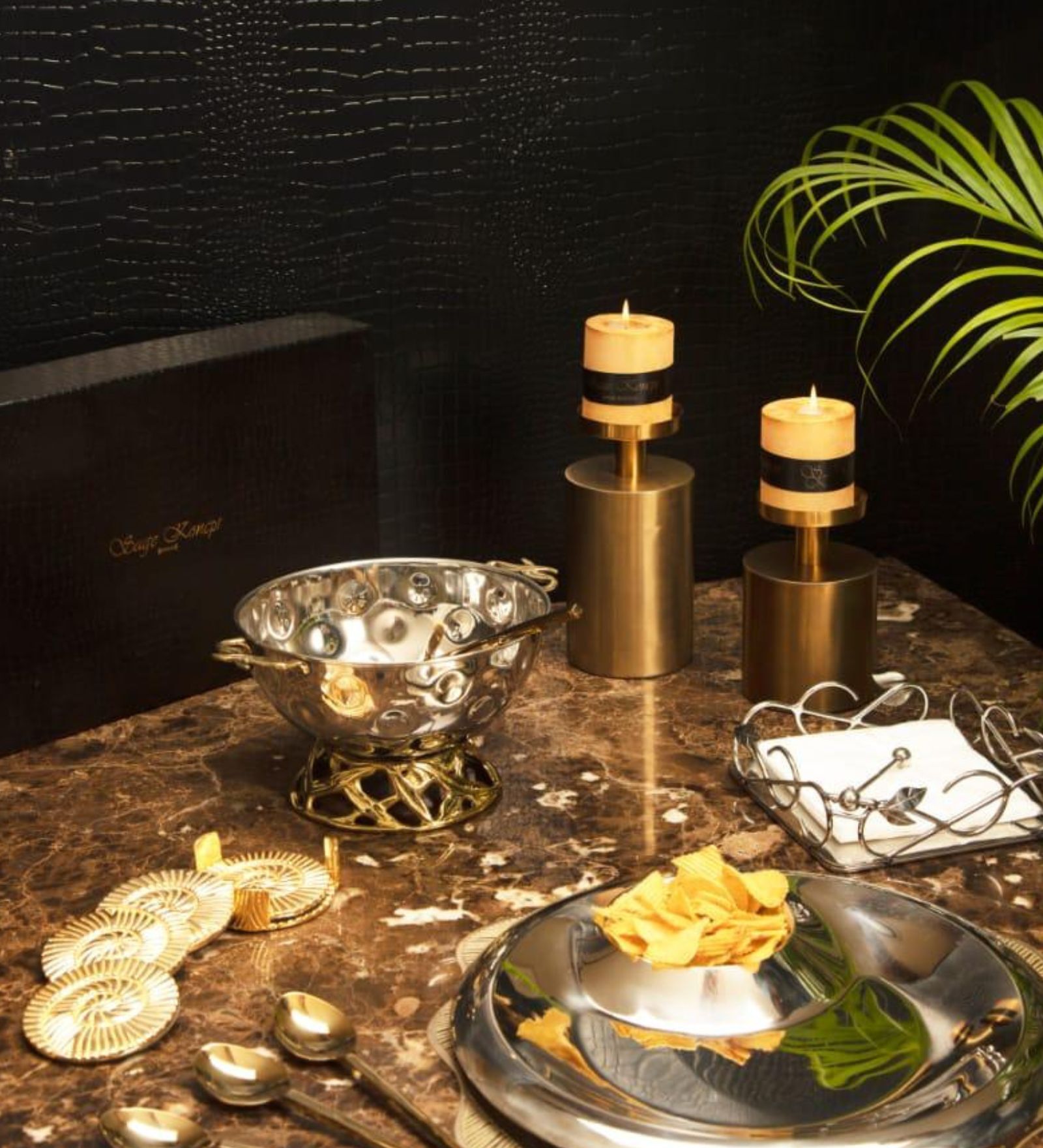 Willow Leaf Gold Stainless Steel Tissue Holder