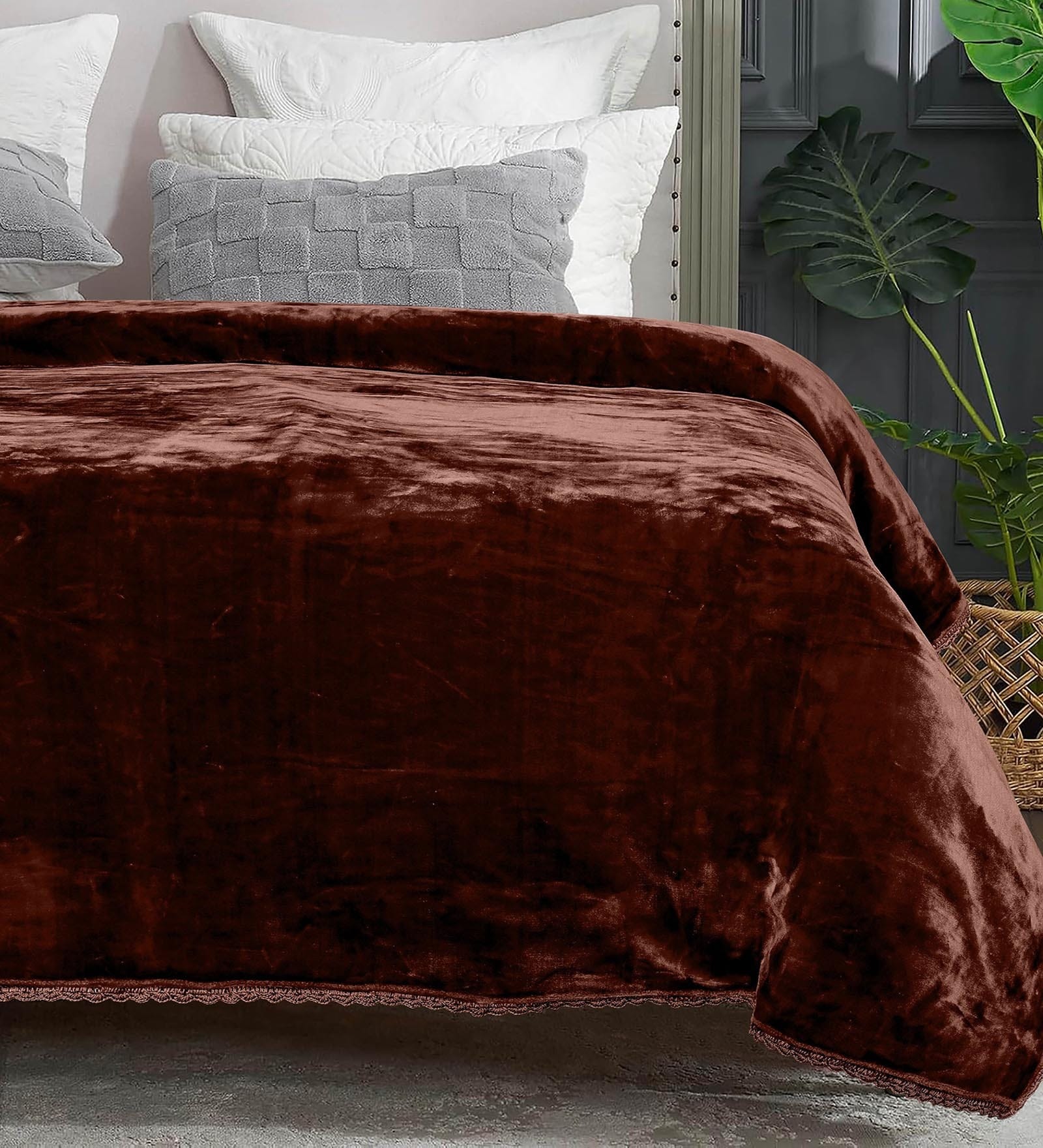 Brown Winter Mink Double Layer Heavy Cloudy Silky-Soft Single Blanket With Crochet Lace Edge