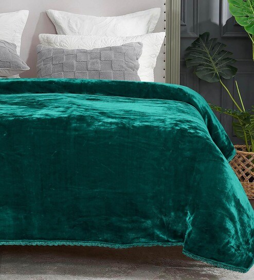Green Double Sided Heavy 2 Layer Blanket With Crochet Lace Edge