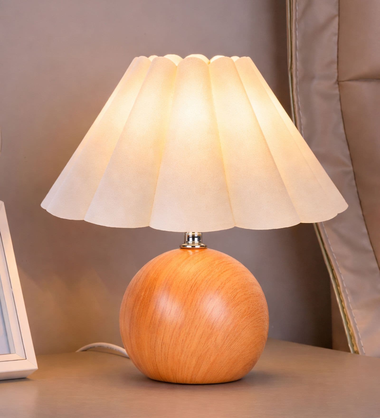 Wood Grain Pattern Metal Small Table Lamp, Desk Light