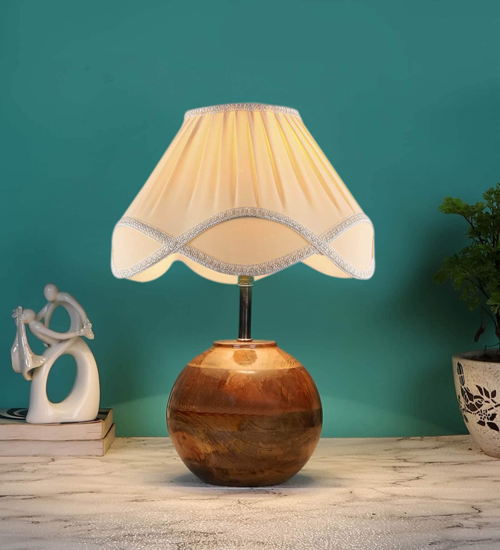 Wood Off-White Table Lamp