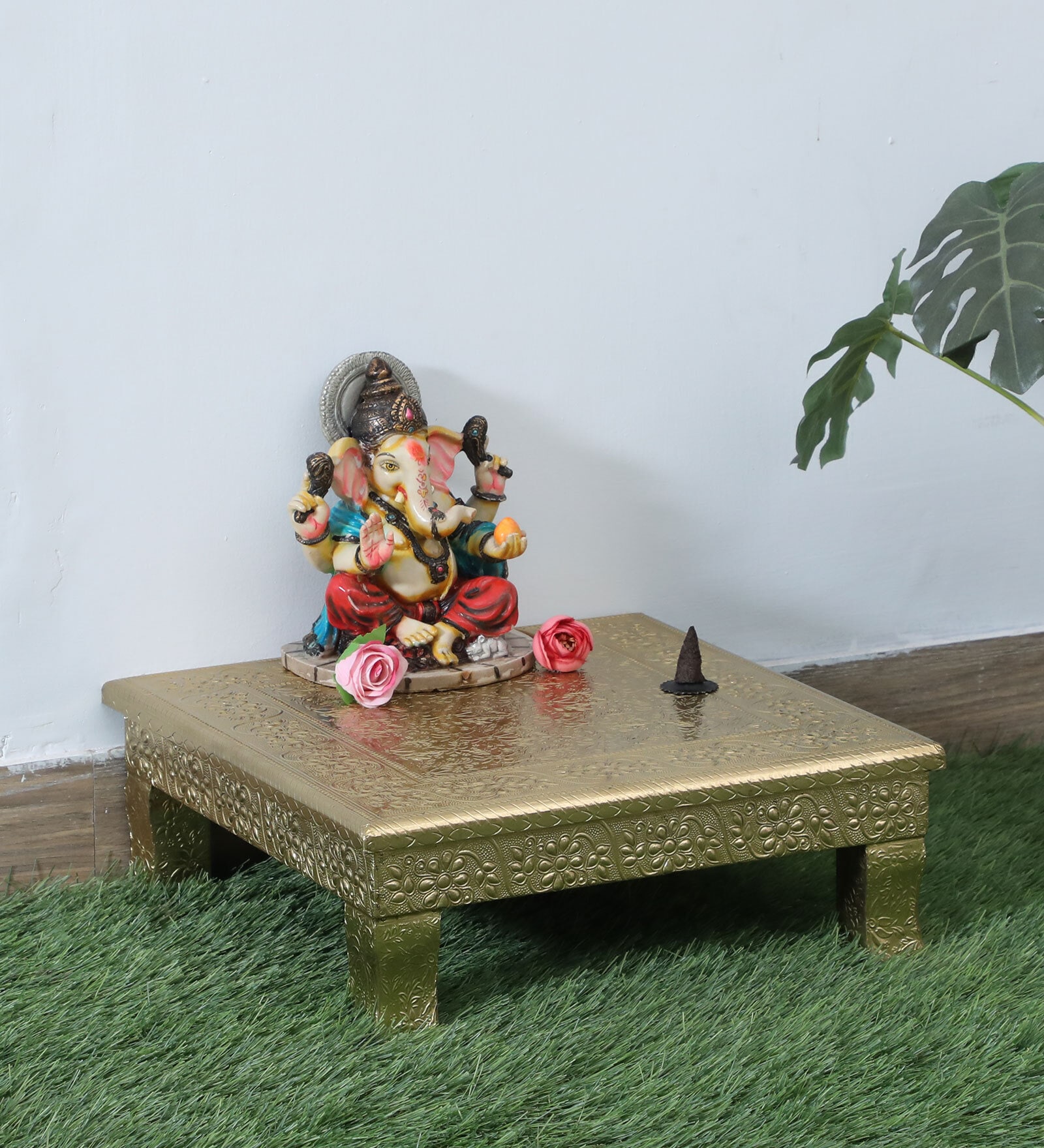 Wooden Gold Brass Fitted Chowkie