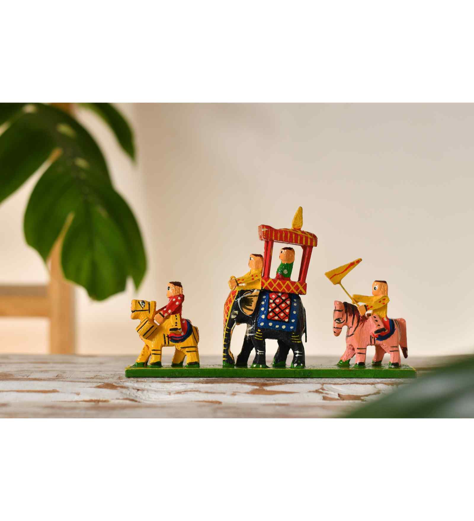 Wooden Handicraft Royal Maharaja Procession Decorative Showpiece-10 cm  (Wood, Multicolor)