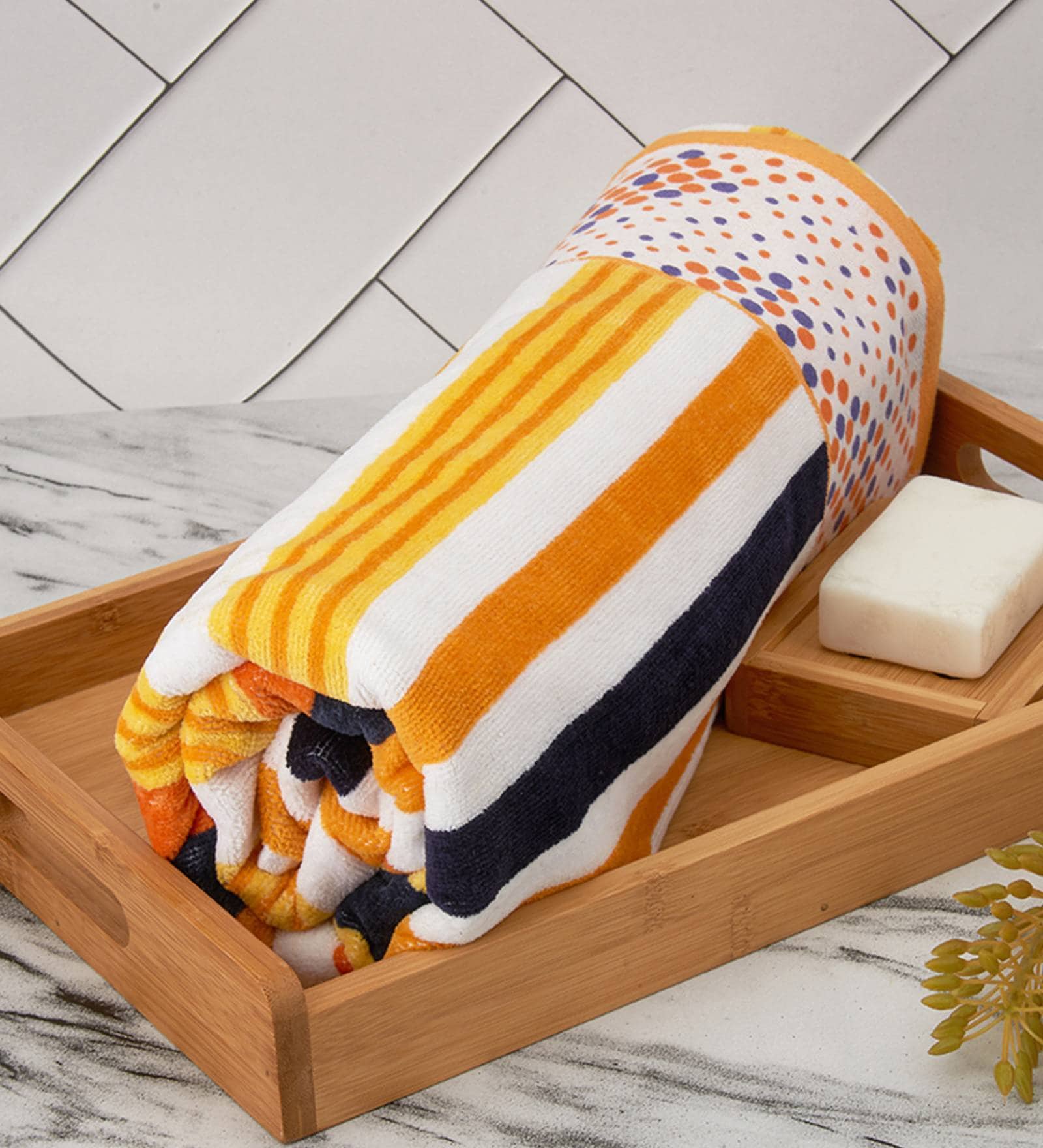 Buy Yellow 100 Cotton Patterned 650 GSM Bath Towel by Black Gold at 41