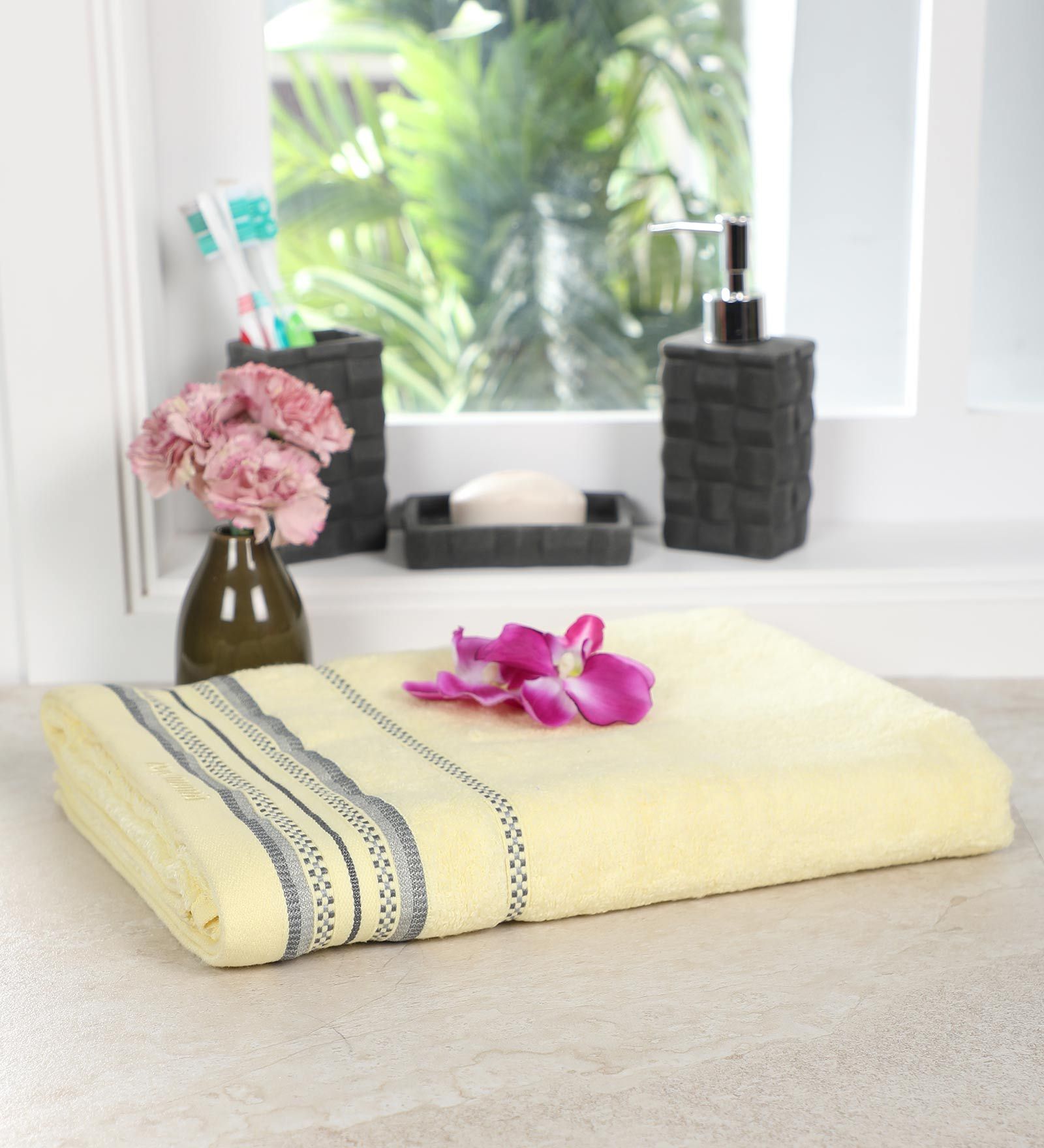 Yellow Patterned 370 GSM Cotton Bath Towel